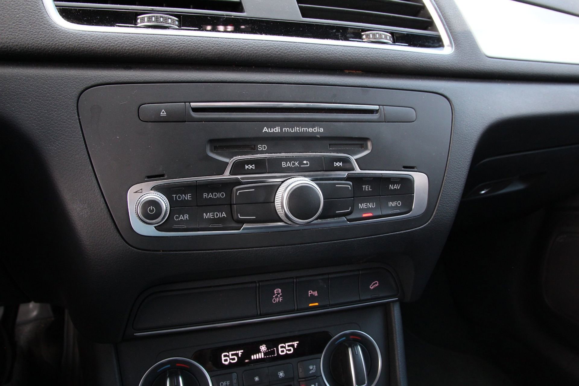 Used 2018 Audi Q3 2.0T Premium image 23