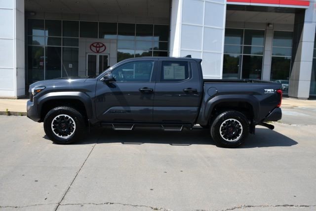 Used 2024 Toyota Tacoma TRD Off-Road image 2
