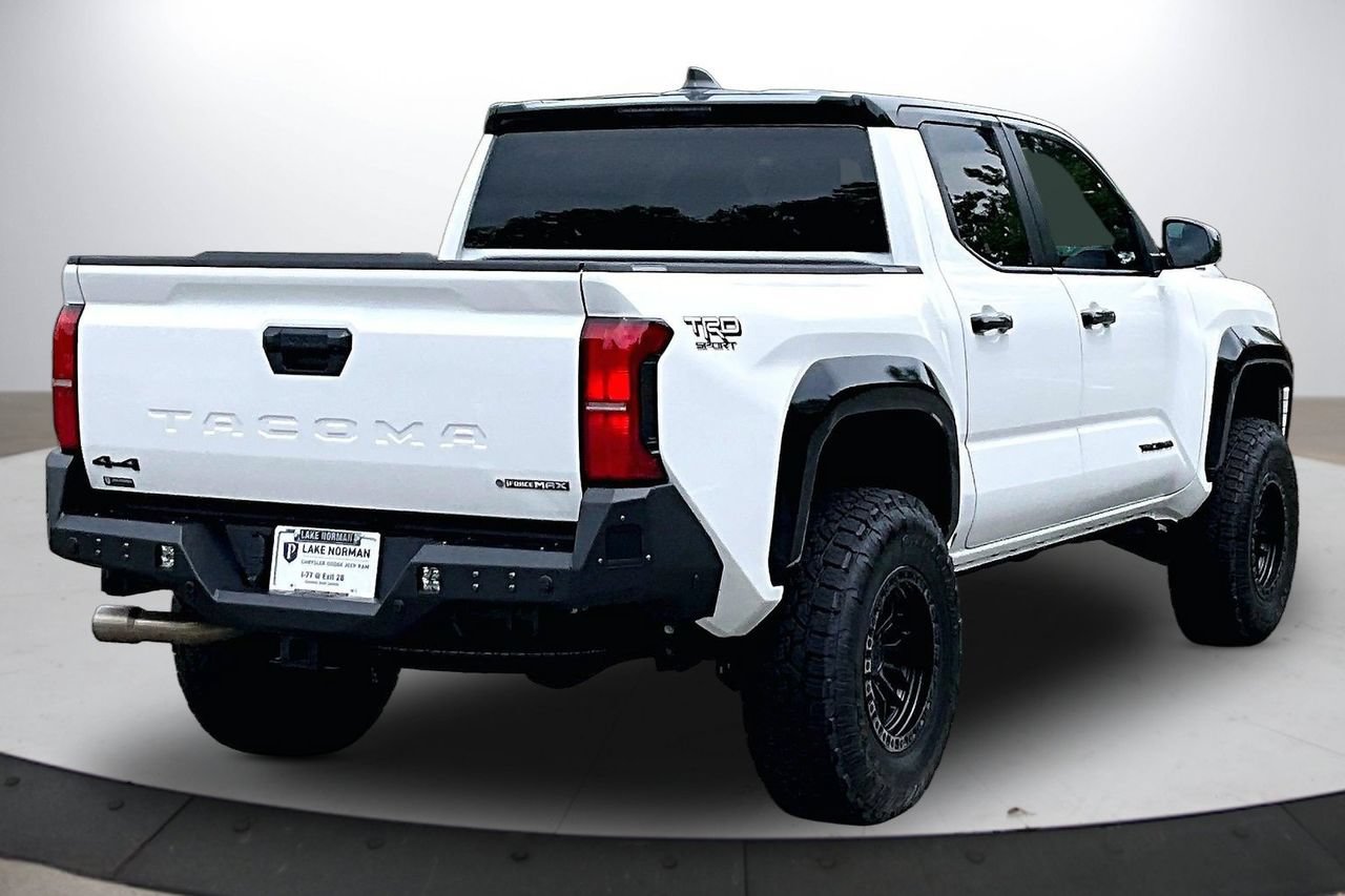 Used 2024 Toyota Tacoma TRD Sport AWD/4WD image 8