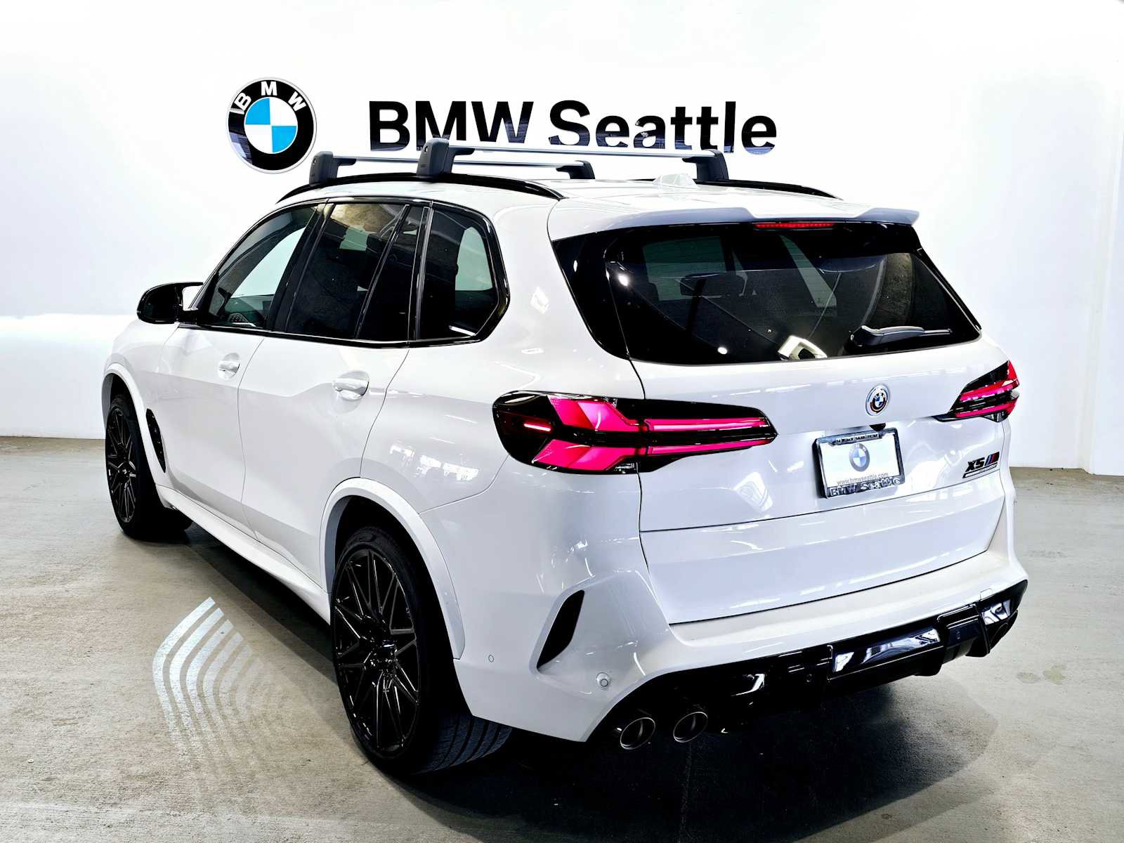 New 2025 BMW X5 M Competition w/ Executive Package image 4