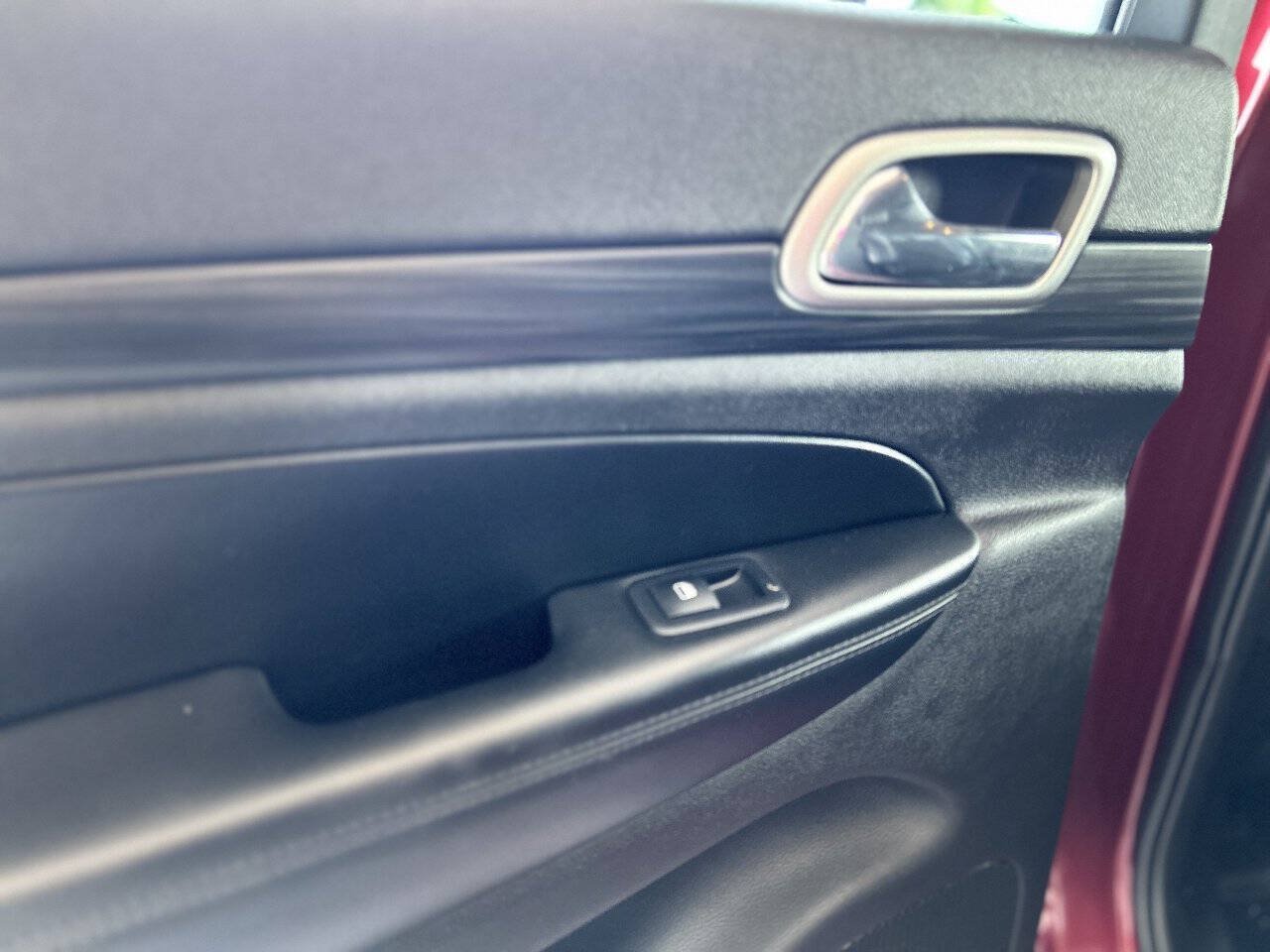 Used 2019 Jeep Grand Cherokee Altitude AWD/4WD image 40