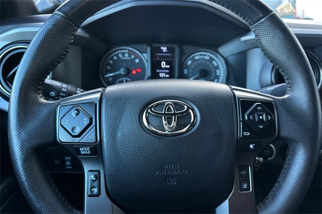Used 2022 Toyota Tacoma TRD Off-Road image 24