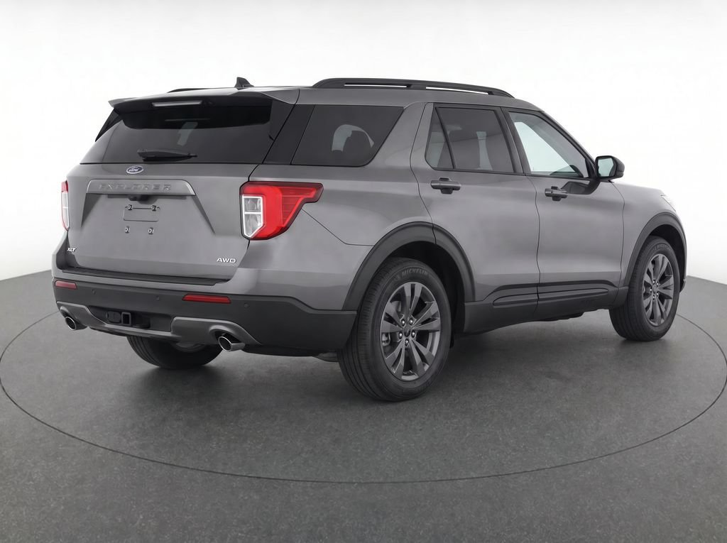 Used 2023 Ford Explorer XLT w/ Equipment Group 202A AWD/4WD image 20