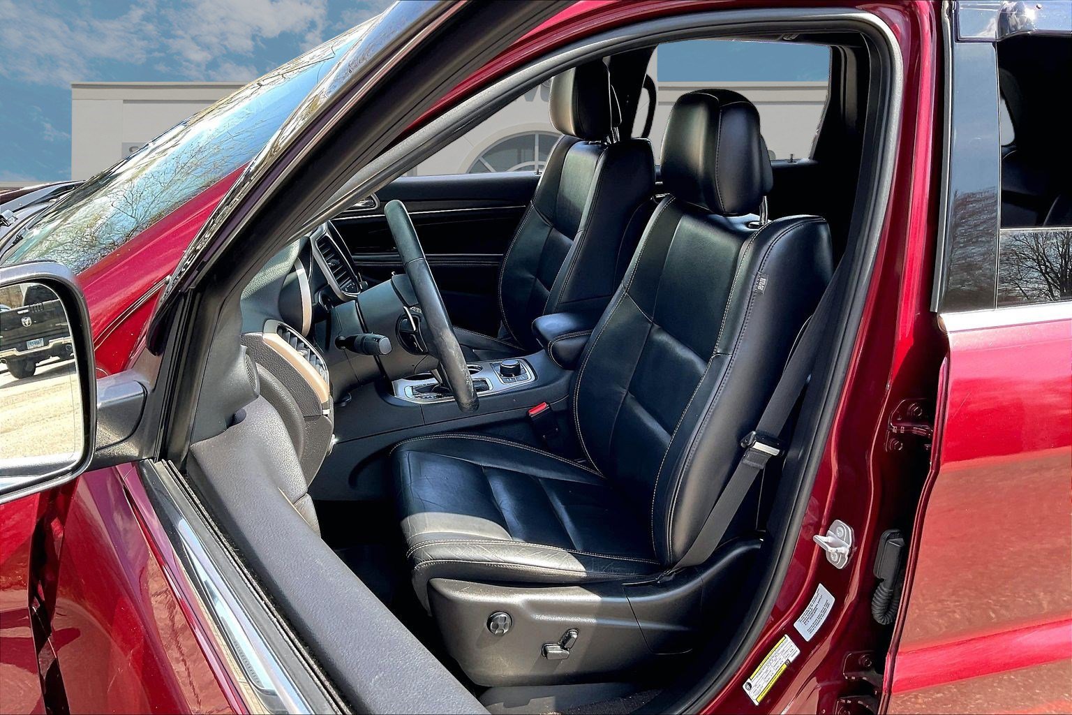 Used 2017 Jeep Grand Cherokee Limited image 23