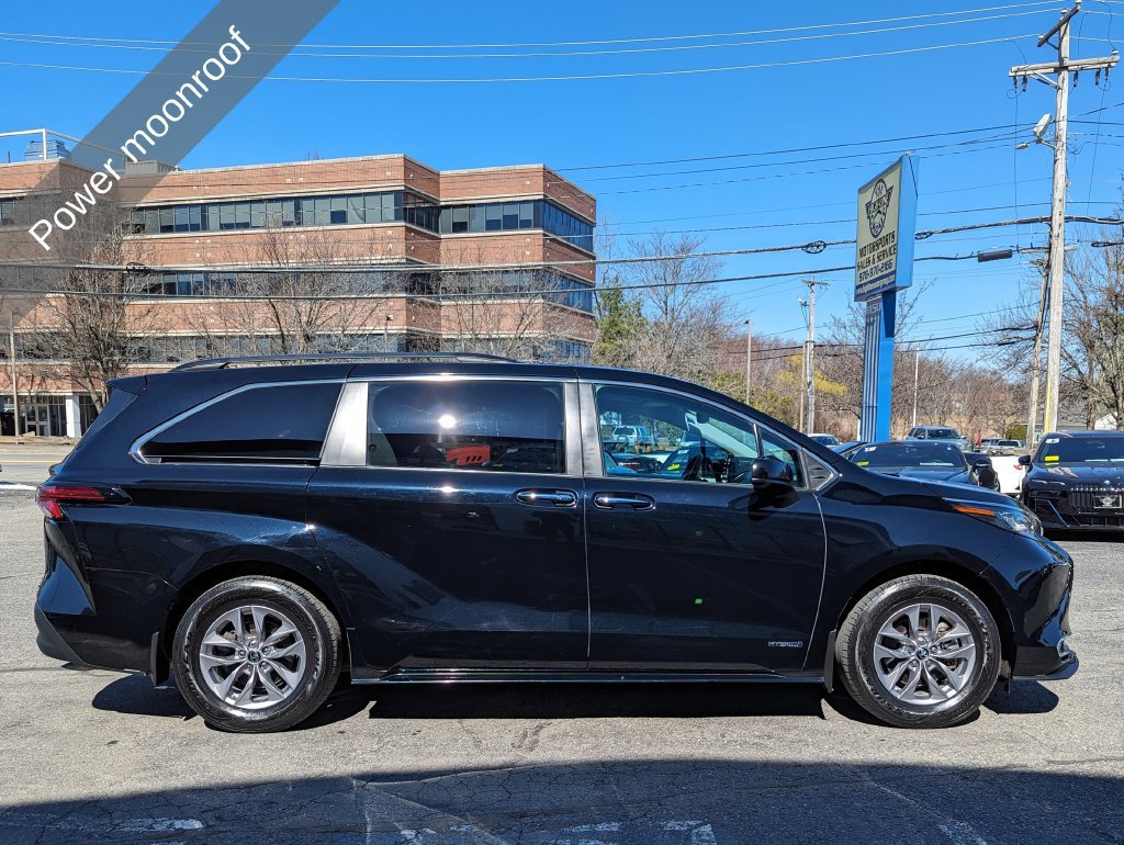 Used 2021 Toyota Sienna XLE AWD/4WD image 7