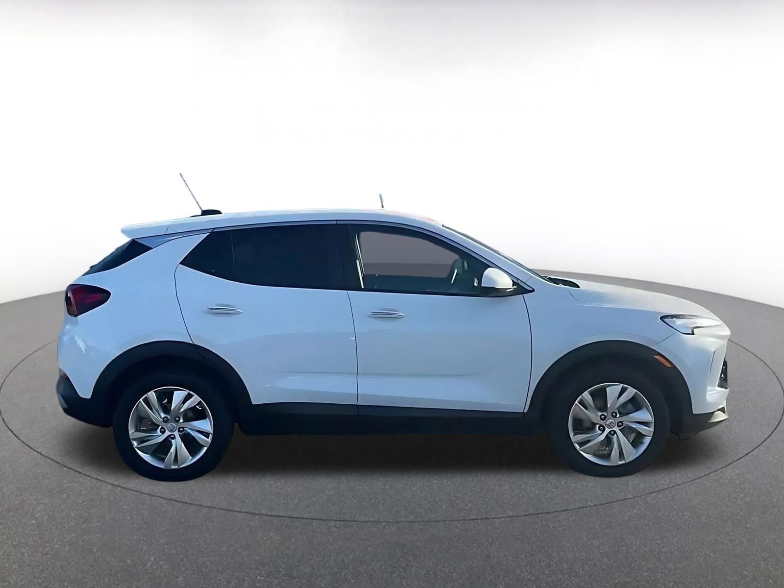 Used 2025 Buick Encore GX Preferred image 16