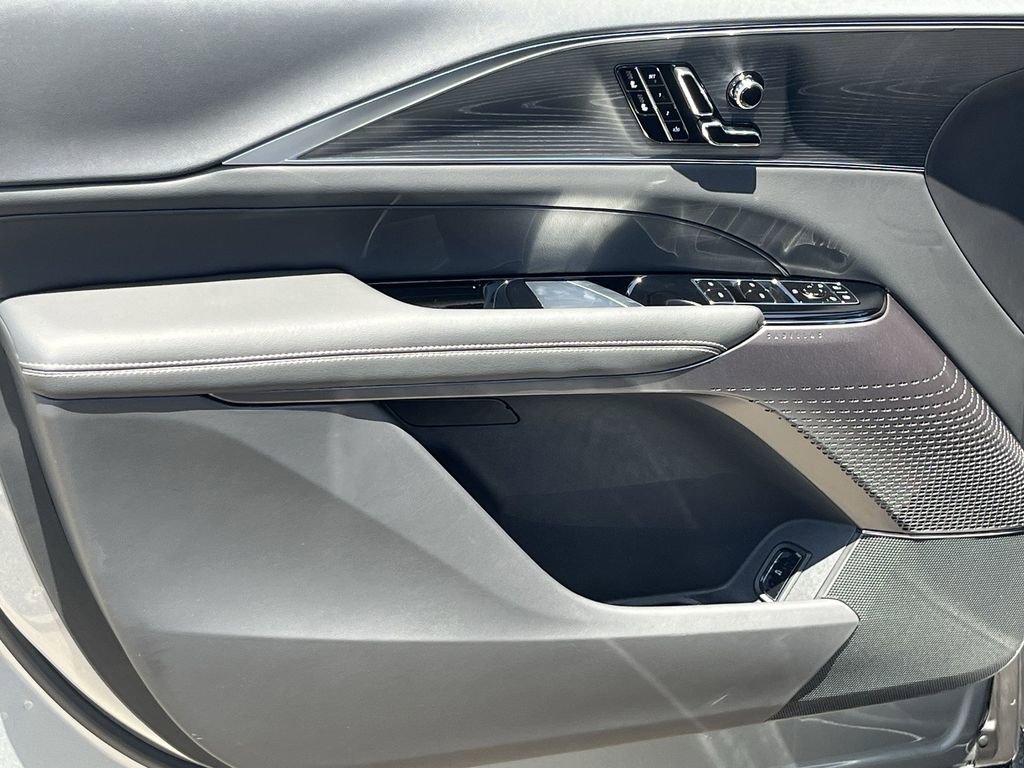 New 2025 Cadillac Lyriq Luxury image 15