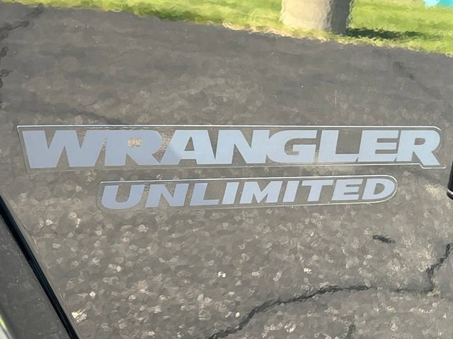 Used 2016 Jeep Wrangler Unlimited Sahara AWD/4WD image 44