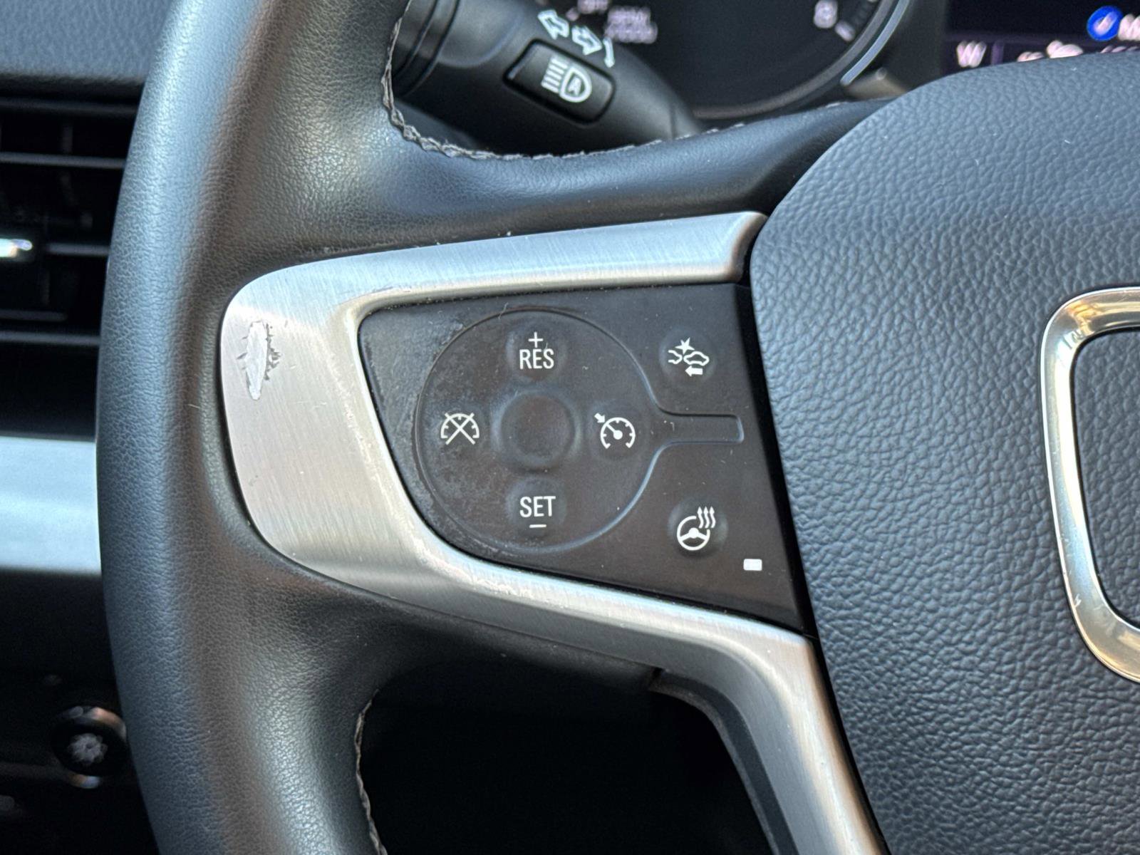 Used 2023 GMC Terrain SLT image 9