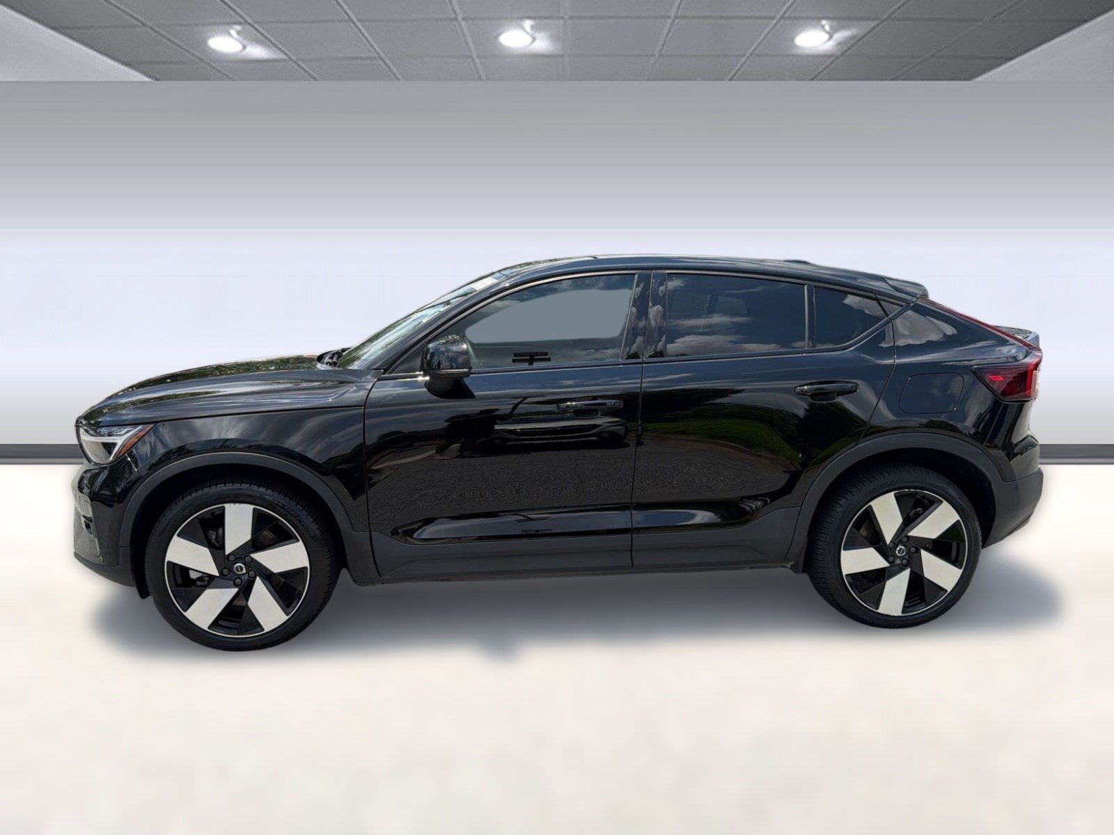Certified 2023 Volvo C40 P8 Recharge Ultimate AWD/4WD image 2