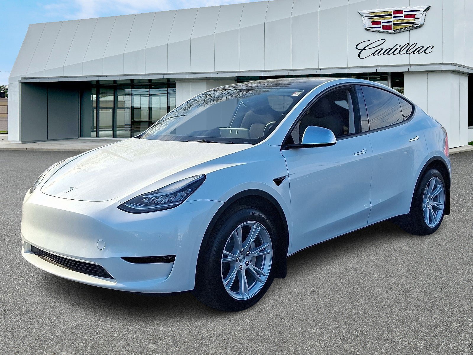 Used 2023 Tesla Model Y Long Range AWD/4WD image 3