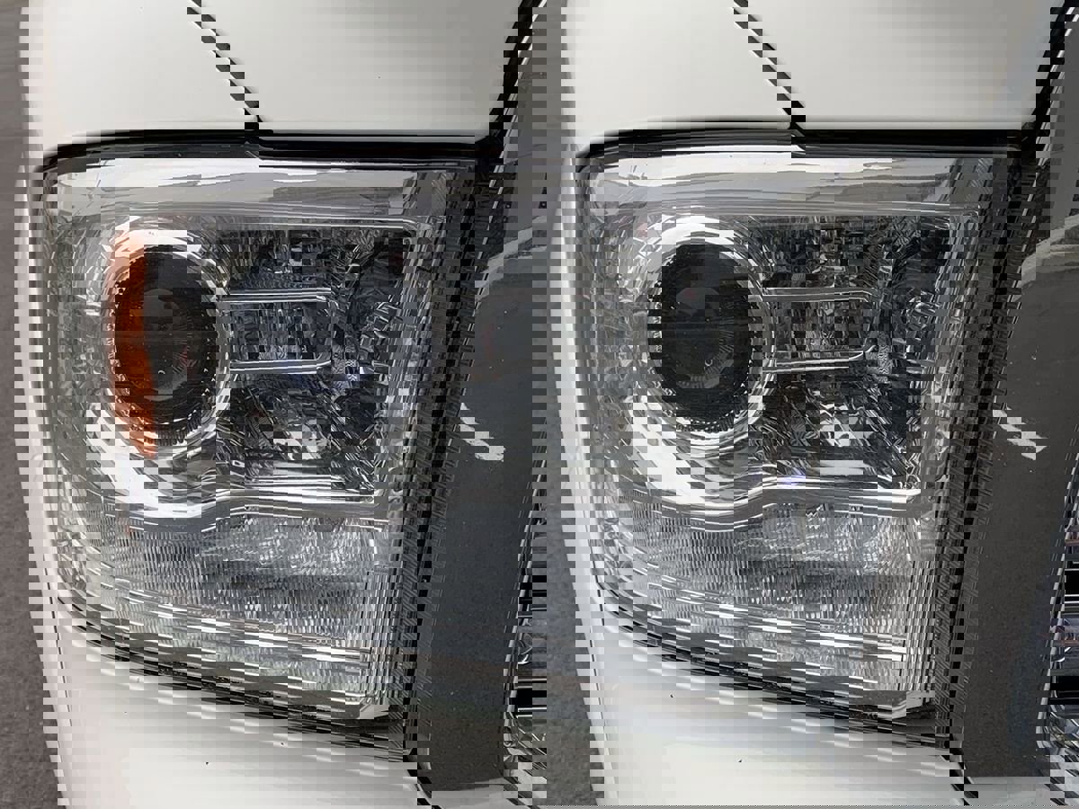 Used 2018 RAM 1500 Laramie image 9