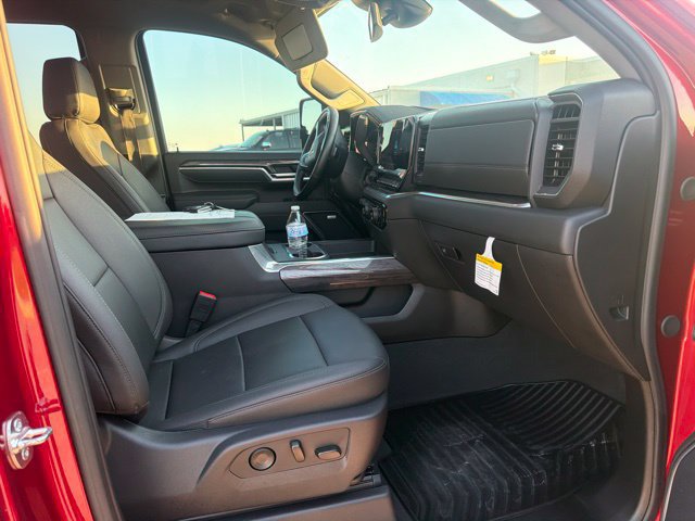 Used 2025 Chevrolet Silverado 3500 LTZ w/ LTZ Plus Package AWD/4WD image 14