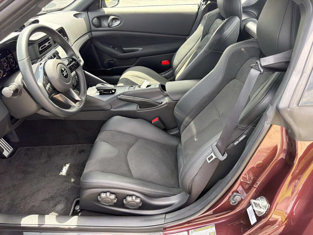 Used 2025 Nissan Z Performance w/ Floor Mat Package RWD image 18