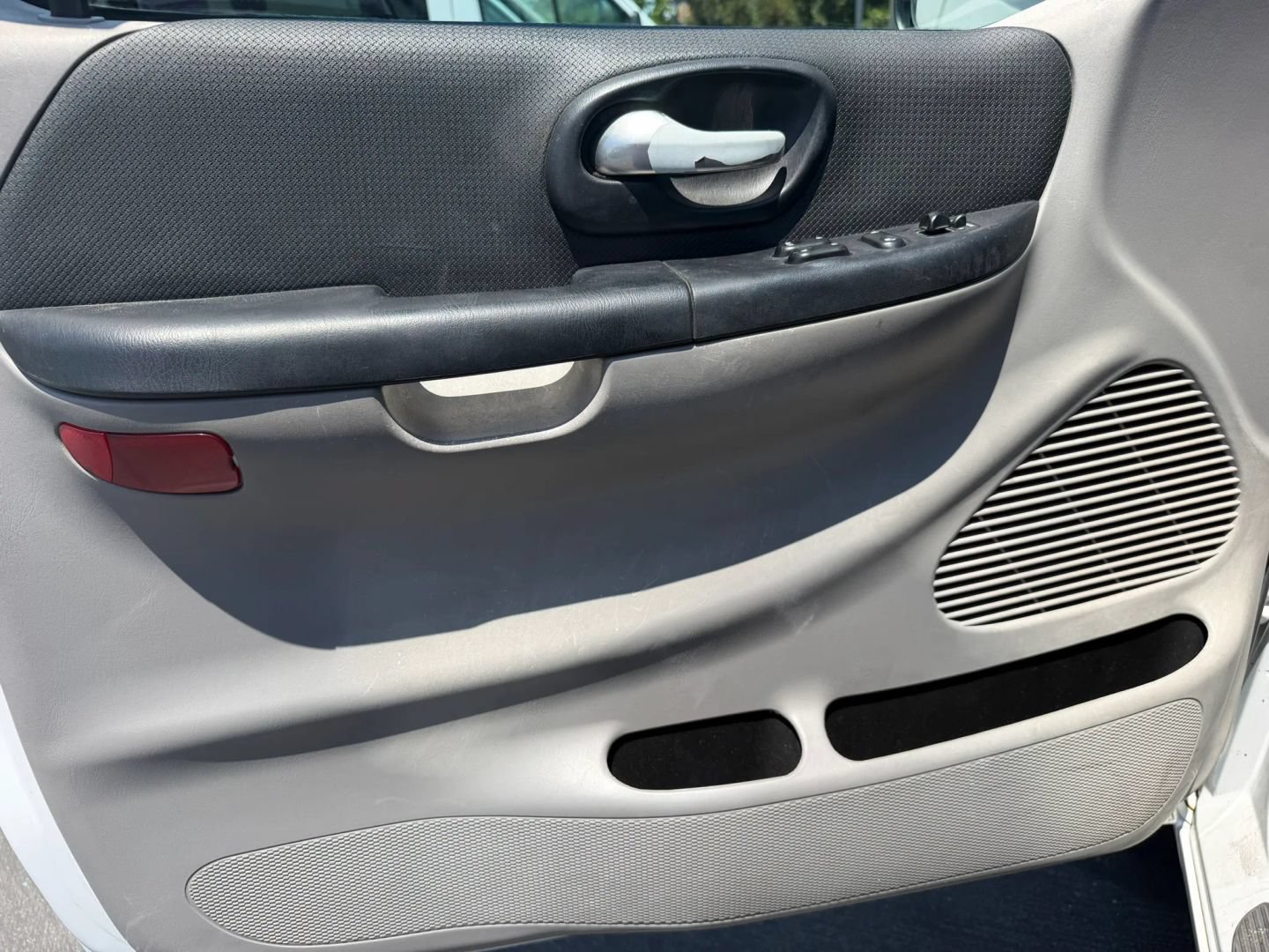 Used 2003 Ford F150 Lightning RWD image 9