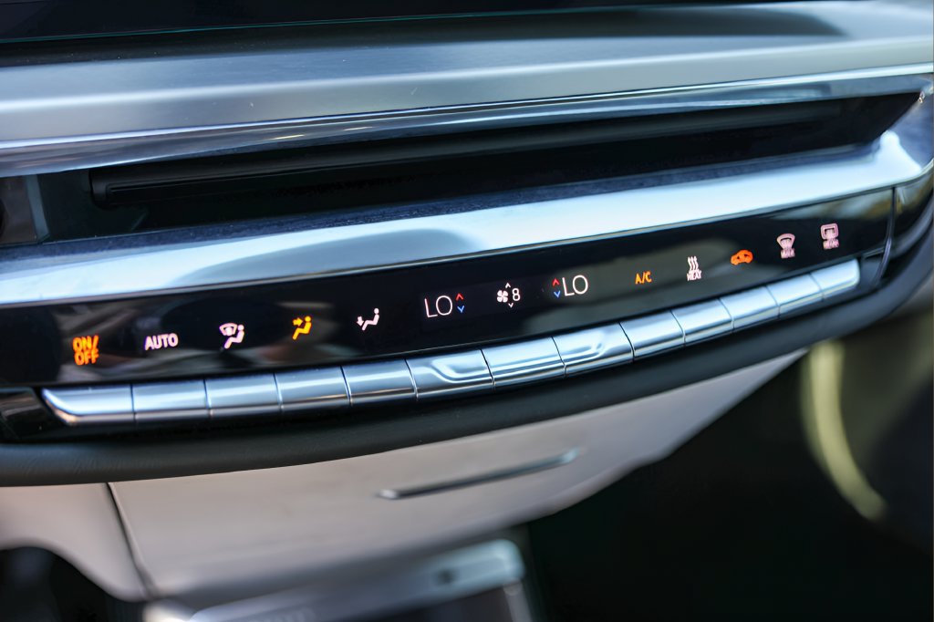 Certified 2024 Cadillac Lyriq Luxury RWD image 16