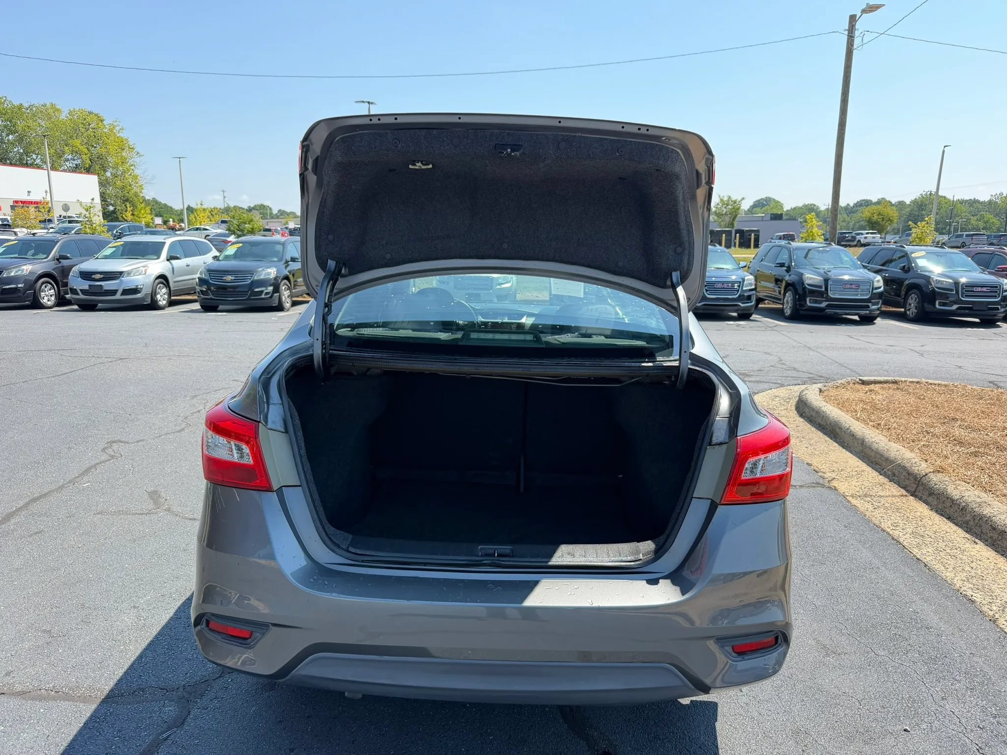 Used 2017 Nissan Sentra SV FWD image 25