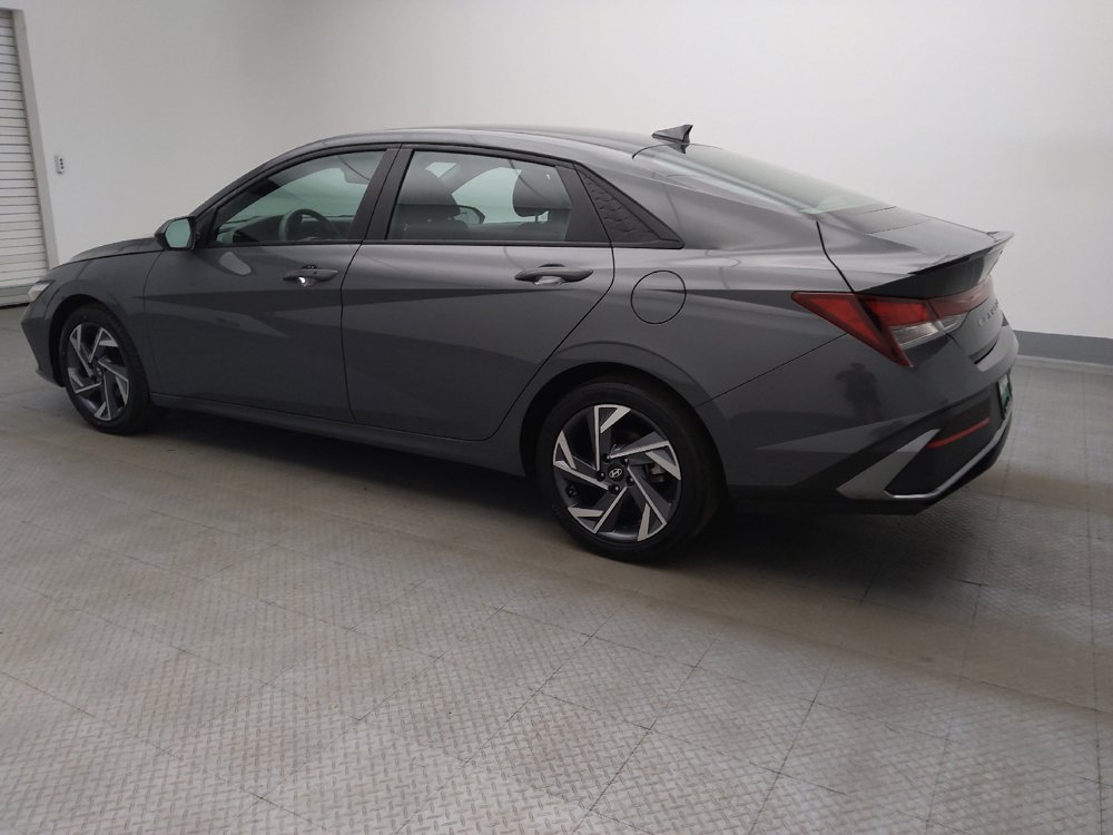 Used 2025 Hyundai Elantra Sport FWD image 3