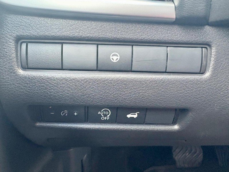 Used 2024 Nissan Rogue SL w/ SL Premium Package FWD image 18