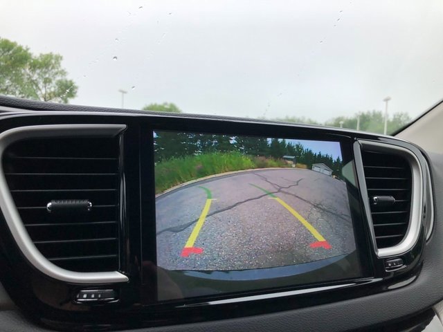 Used 2024 Chrysler Pacifica Touring-L image 8