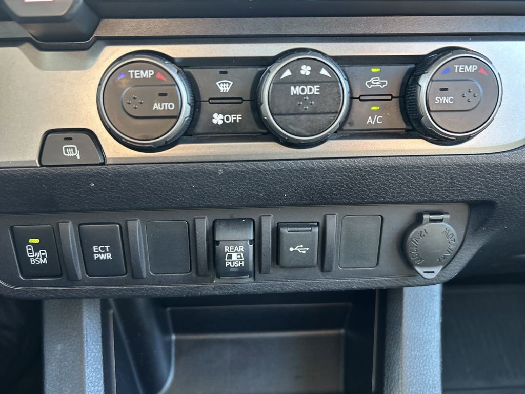 Used 2022 Toyota Tacoma SR5 w/ Technology Package image 29