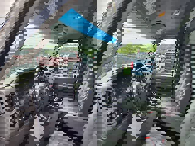 Used 2018 Ford E-350 and Econoline 350 Super Duty image 16