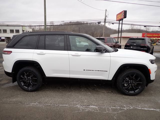 New 2025 Jeep Grand Cherokee Limited w/ MOPAR Finishing Package AWD/4WD image 8