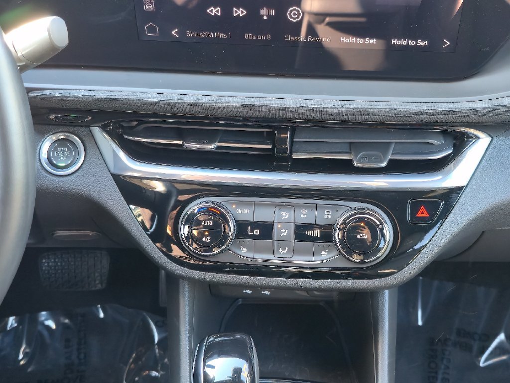 Used 2025 Buick Envista Sport Touring w/ Convenience I Package FWD image 17