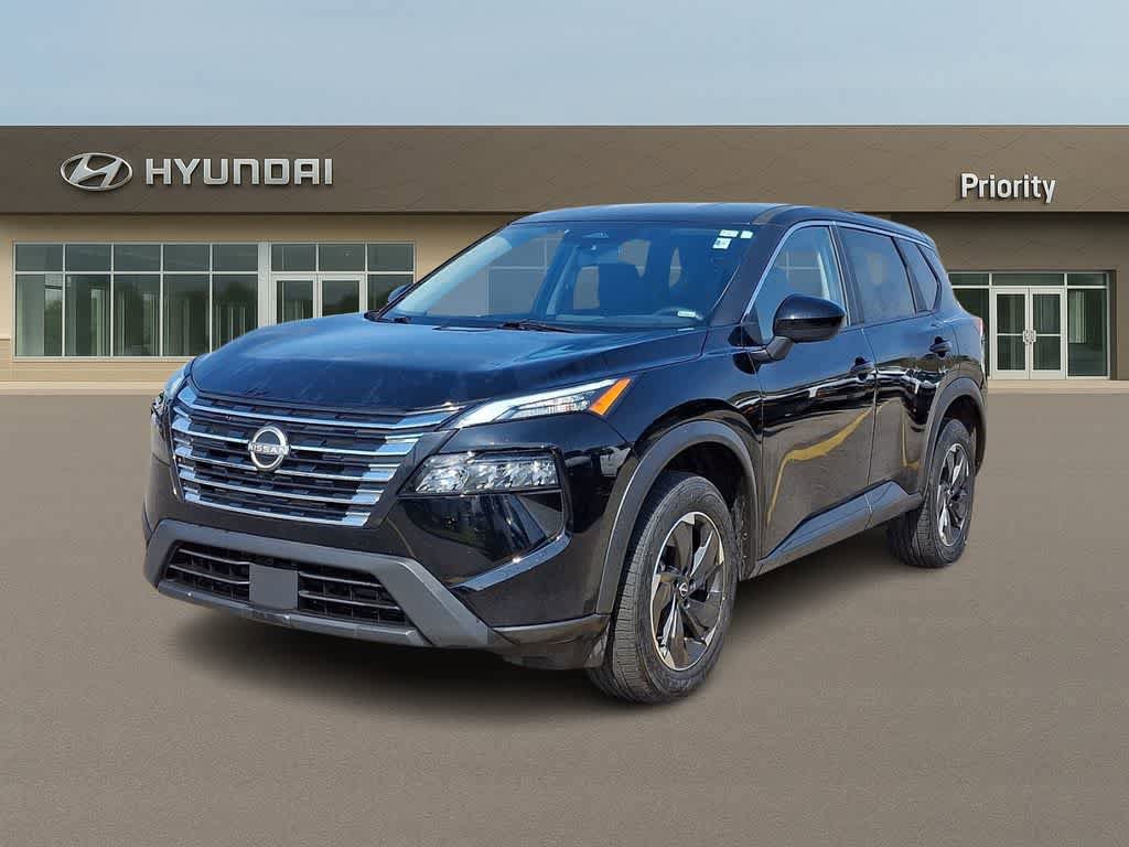 Used 2025 Nissan Rogue SV FWD image 1