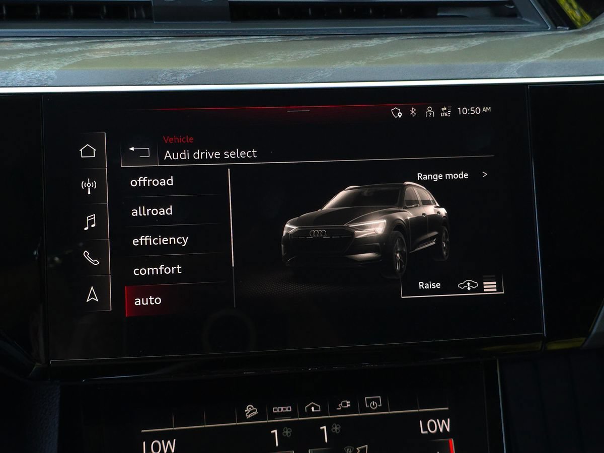 Used 2024 Audi Q8 e-tron Premium AWD/4WD image 51