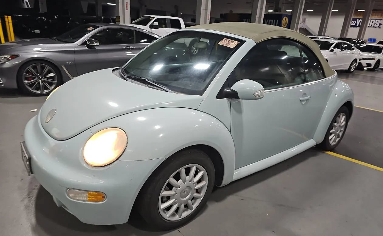 Used 2005 Volkswagen Beetle Dark Flint Edition FWD image 3