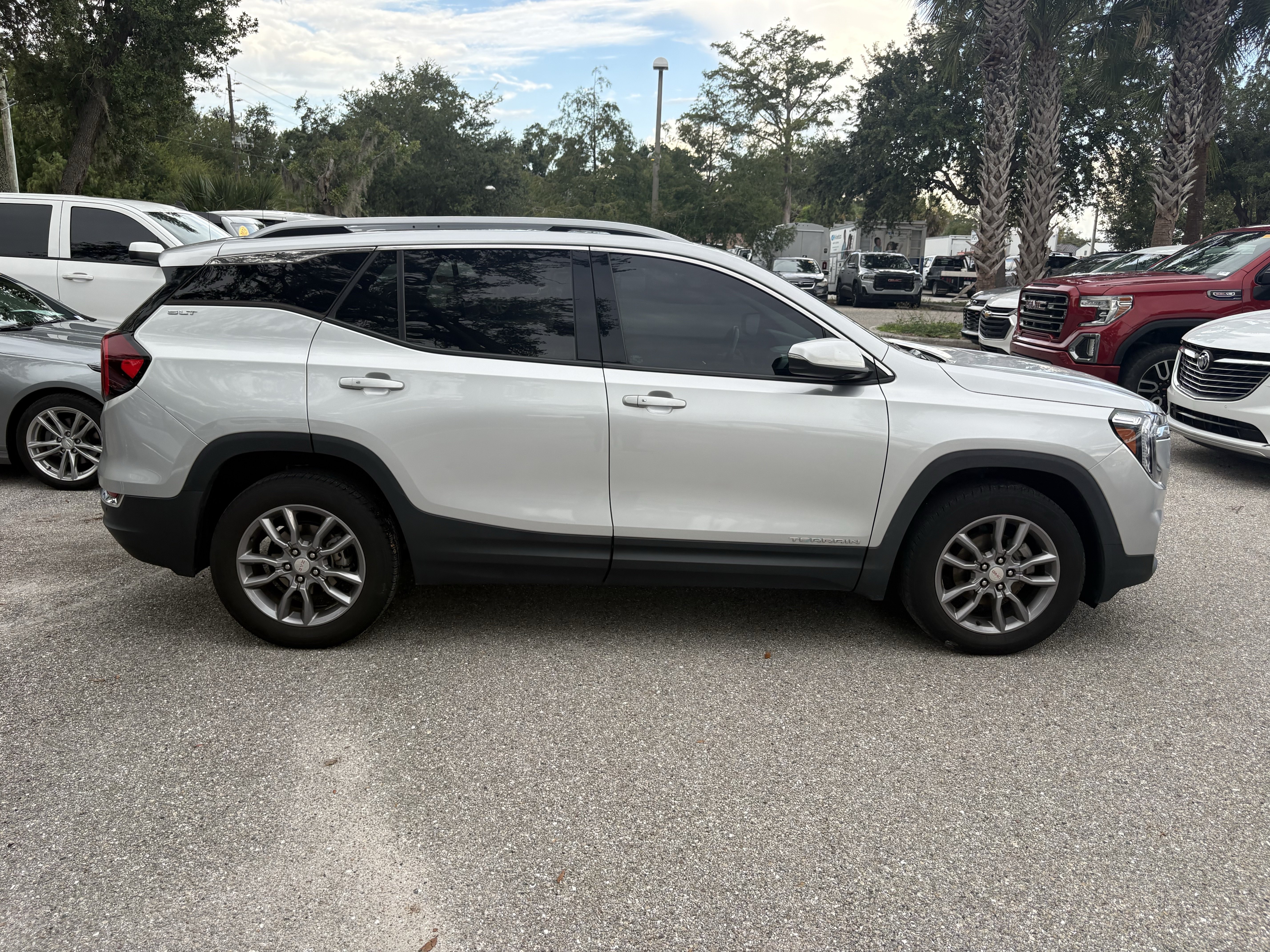 Used 2022 GMC Terrain SLT AWD/4WD image 8