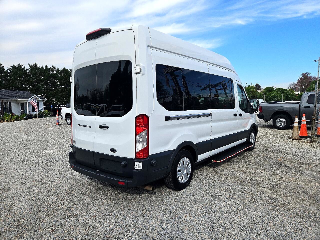 Used 2020 Ford Transit 350 XL image 6