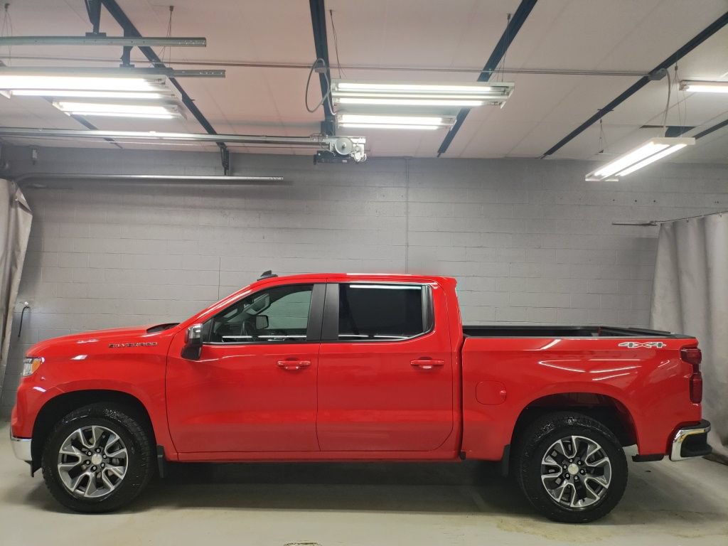 Used 2024 Chevrolet Silverado 1500 LT AWD/4WD image 14