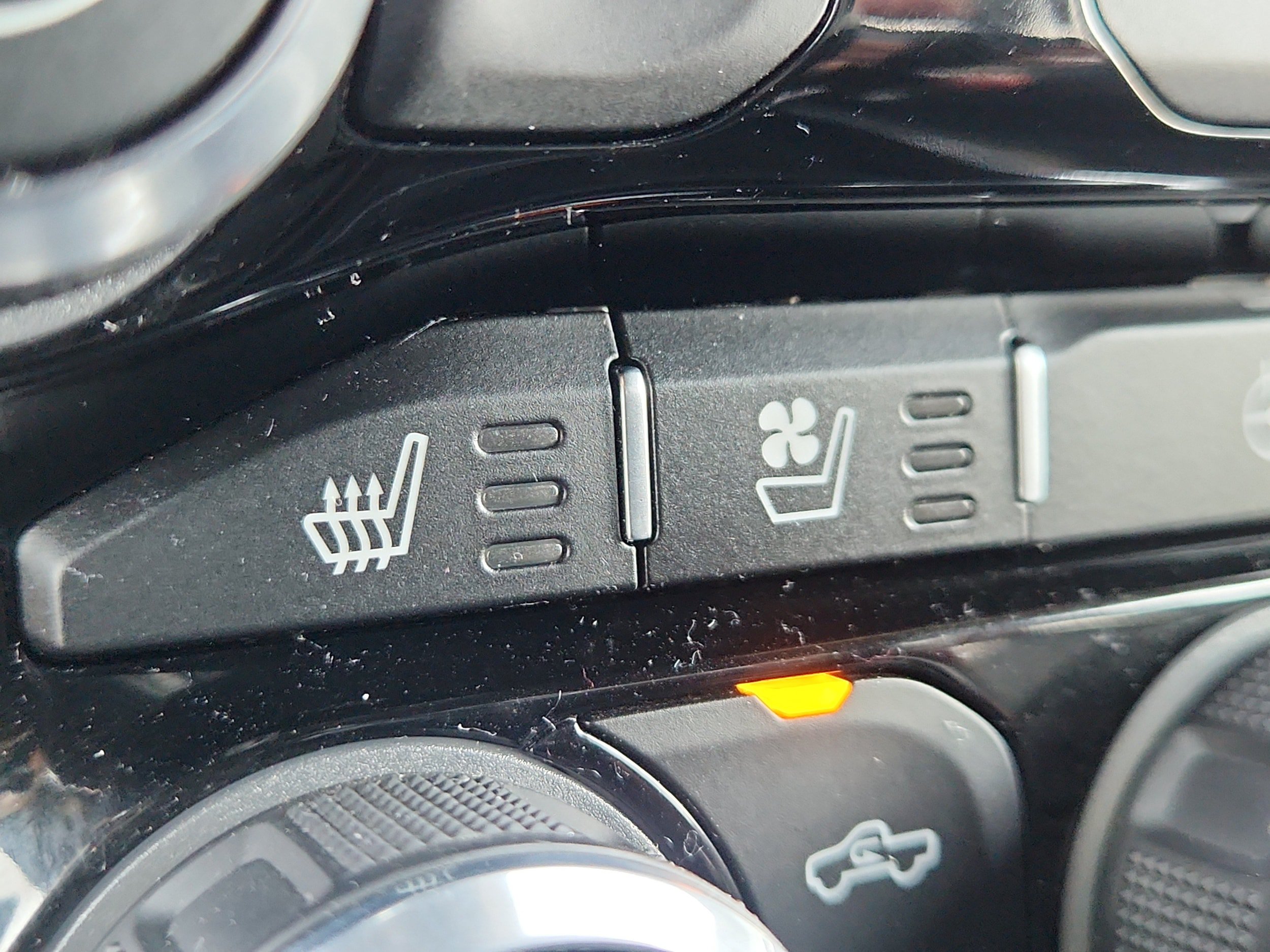 Used 2024 RAM 1500 Laramie AWD/4WD image 24