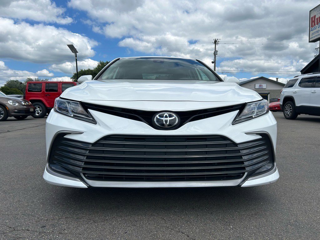 Used 2023 Toyota Camry LE w/ Convenience Package FWD image 4