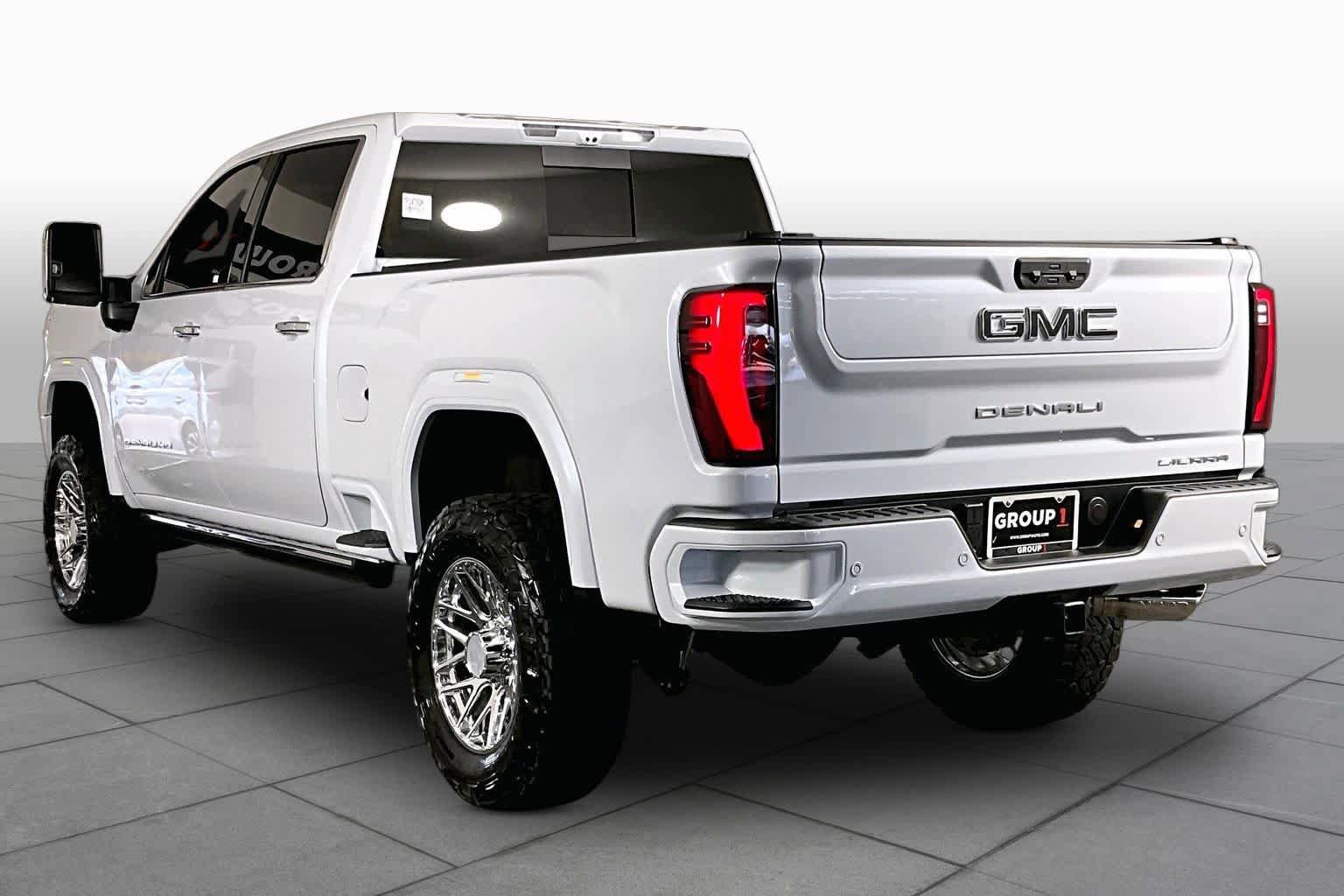 Used 2026 GMC Sierra 2500 Denali Ultimate AWD/4WD image 12