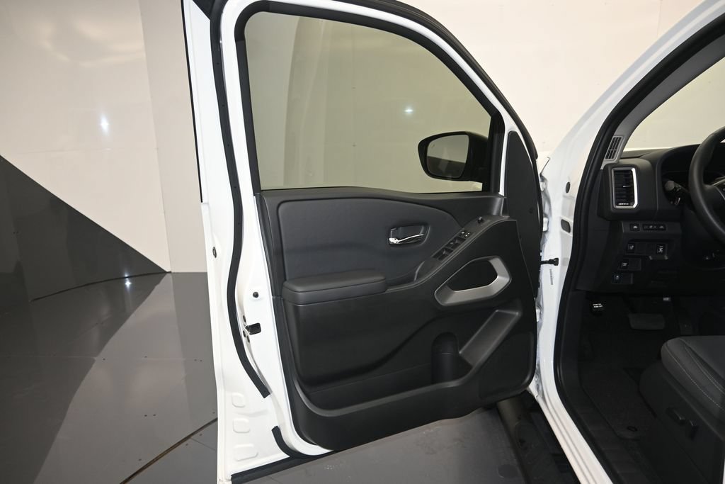 Certified 2022 Nissan Frontier SV RWD image 10