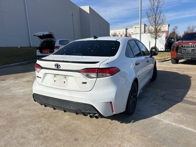 Used 2022 Toyota Corolla SE image 3