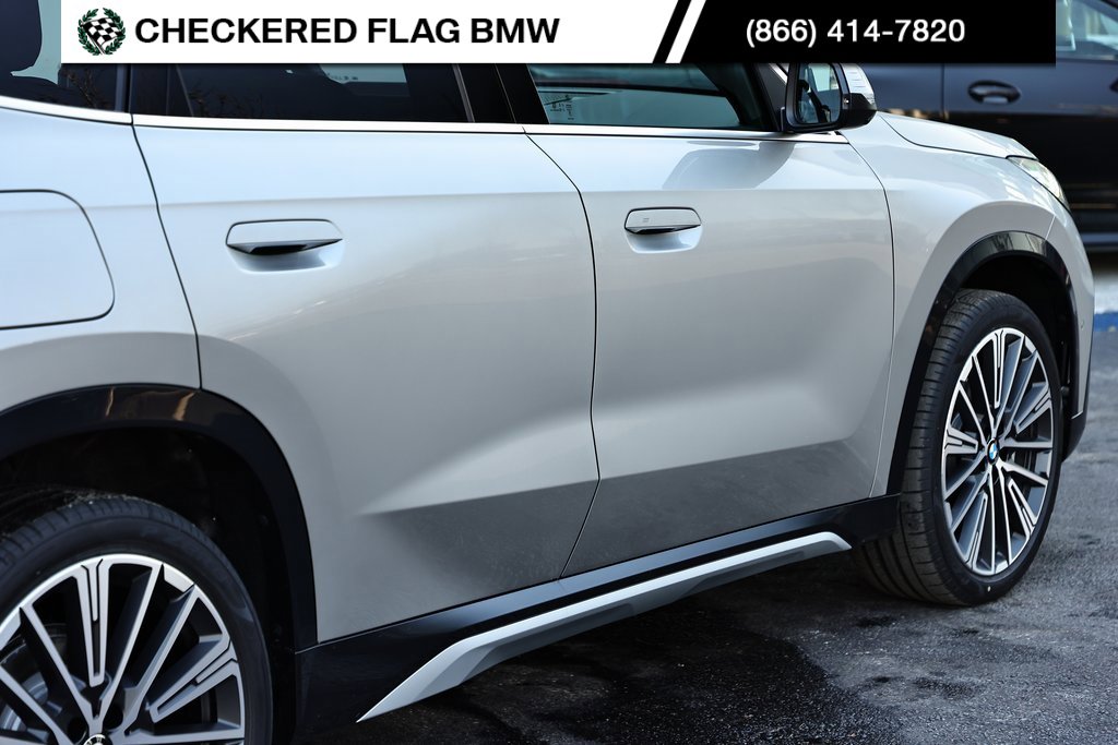 Certified 2025 BMW X1 xDrive28i w/ Technology Package image 8