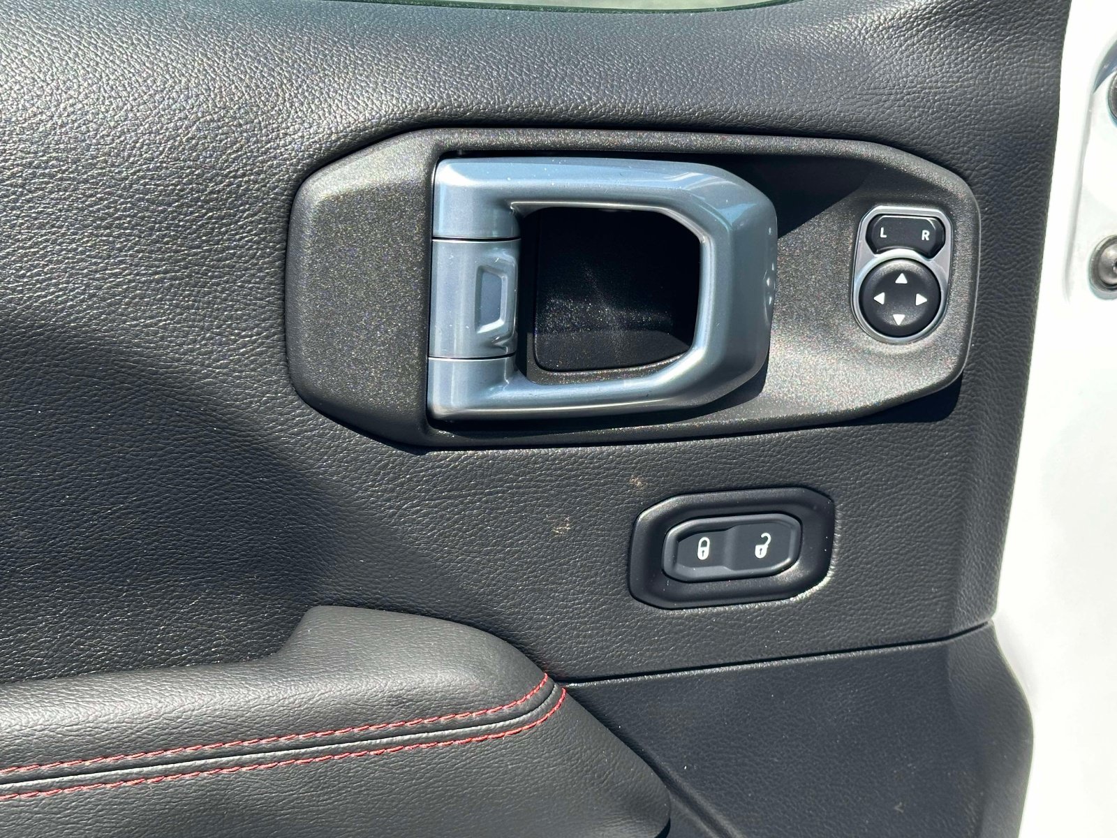 Used 2021 Jeep Wrangler Unlimited Rubicon AWD/4WD image 19