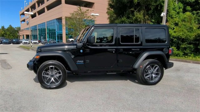 Used 2025 Jeep Wrangler Sport S w/ Convenience Group image 14