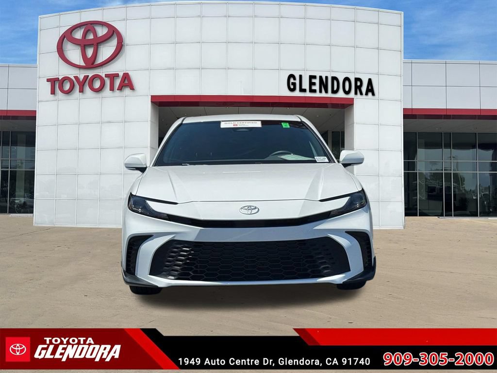 Certified 2025 Toyota Camry SE FWD image 3