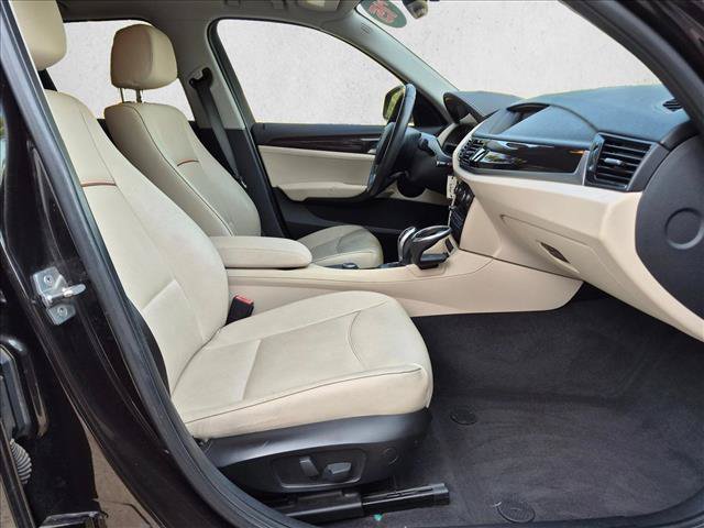 Used 2015 BMW X1 sDrive28i RWD image 19
