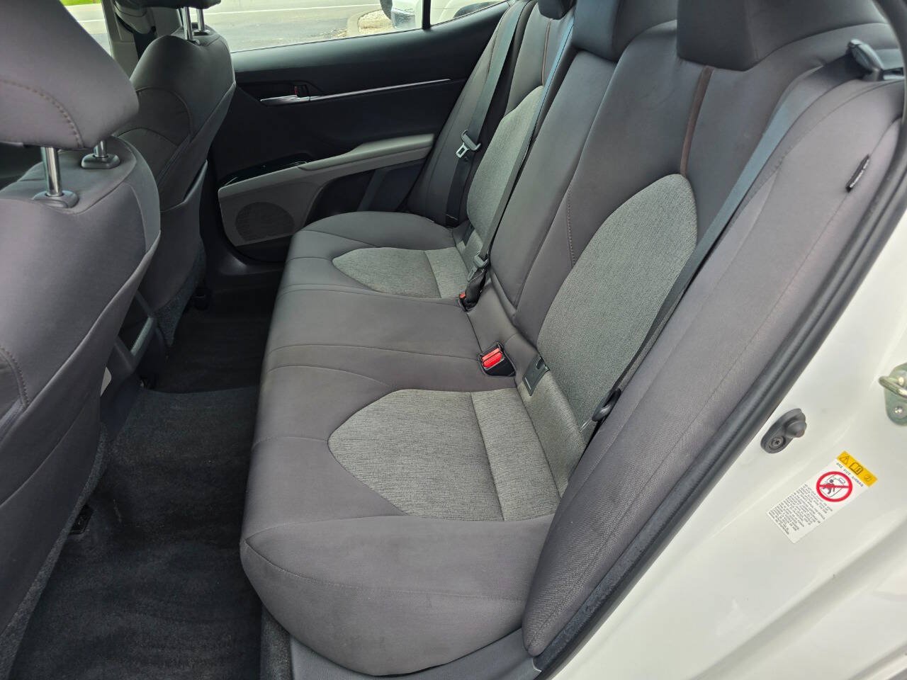 Used 2018 Toyota Camry LE w/ Convenience Package FWD image 22