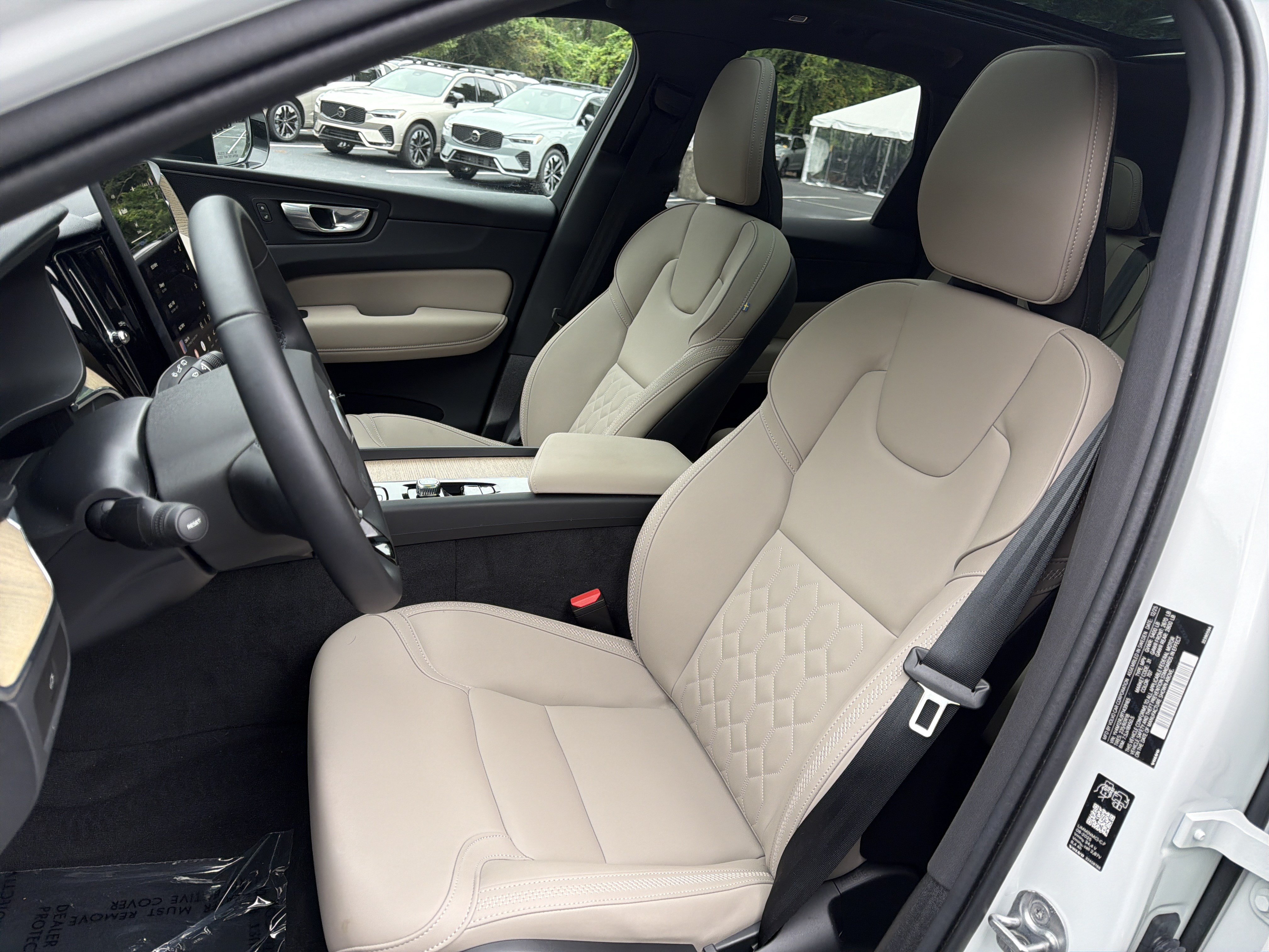 Certified 2026 Volvo XC60 B5 Core AWD/4WD image 16