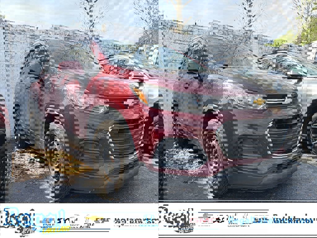 Used 2017 Chevrolet Trax LS image 1