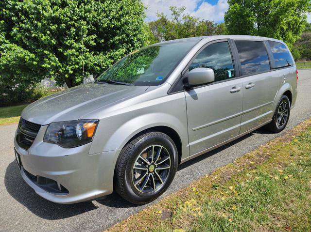 Used 2015 Dodge Grand Caravan SXT FWD image 2