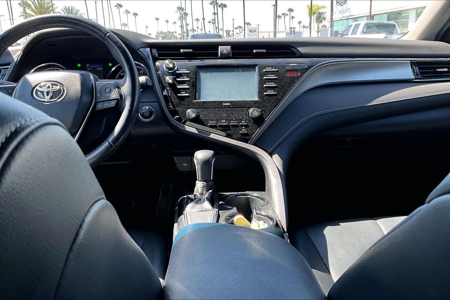 Used 2020 Toyota Camry SE w/ Convenience Package FWD image 33