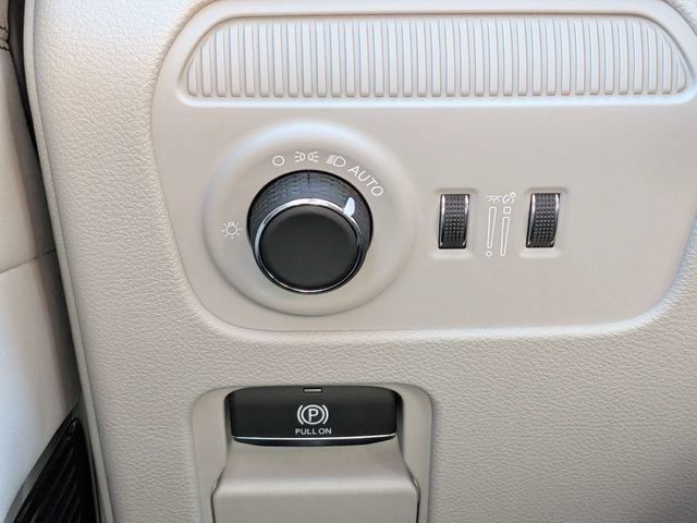 Used 2026 Jeep Grand Wagoneer L Limited AWD/4WD image 26